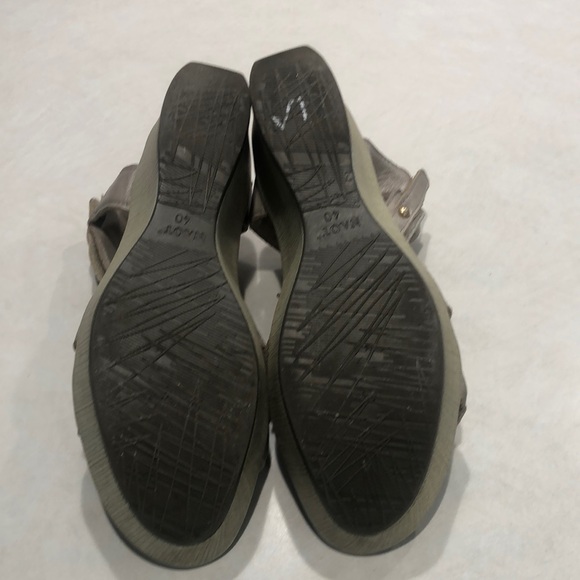 Naot Brand Beige Strappy Wedge Sandals Size 10 - Picture 4 of 4